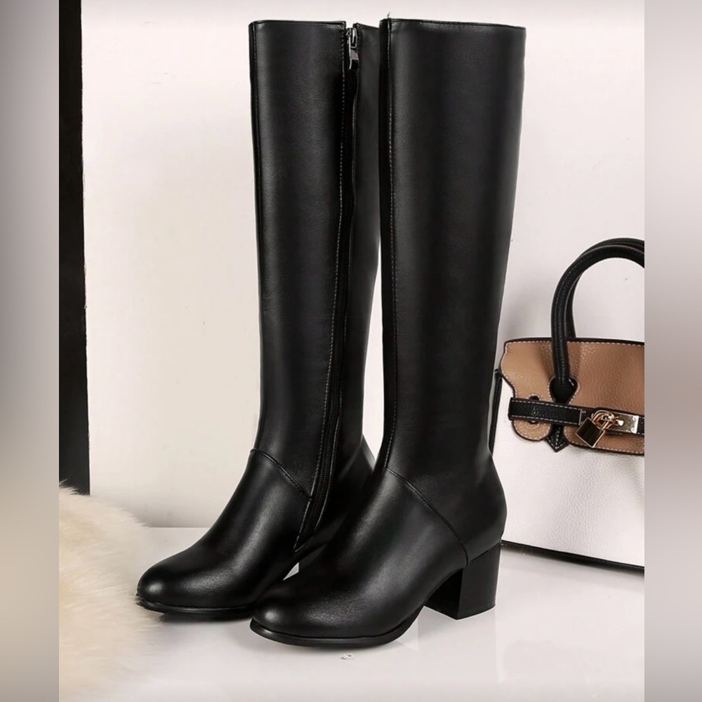 *BRAND NEW*  Knee high Boot - Black - Chunky Heel - SHEIN - Size 8